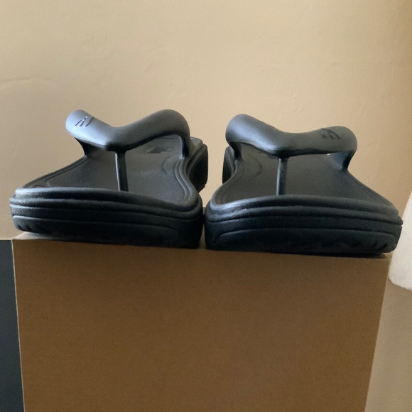 FITFLOP BLACK TOE POST RECOVERY SANDALS SIZE 8 / 39 - Picture 8 of 9